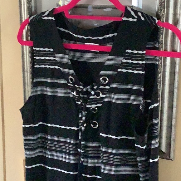 beach cover up by Dotti black white NWT size (S) tie front sleeveless 🌴 - Picture 3 of 7